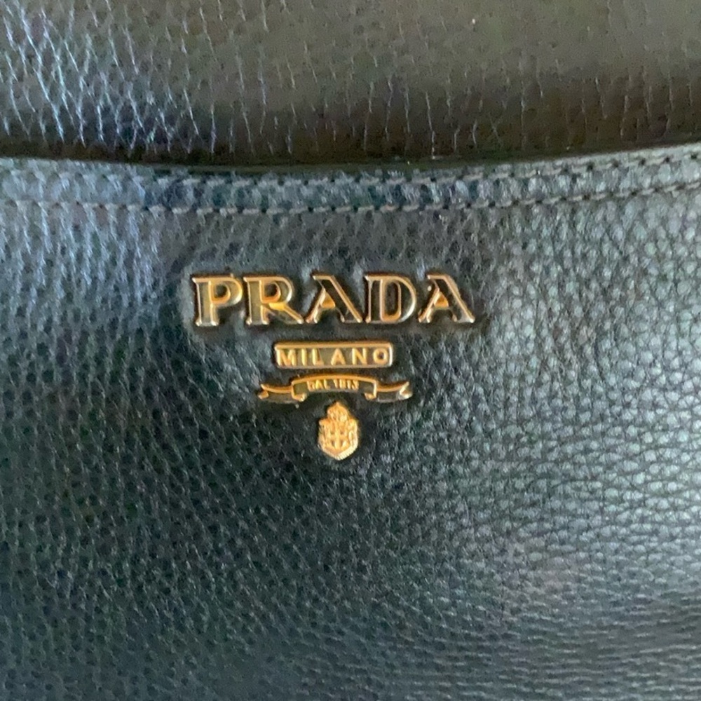 Prada Daino Vintage Shoulder Bag🖤 - Picture 3 of 16